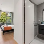 Monthly 32 Nights 1br Pools Parking *