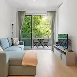 Monthly 32 Nights 1br Pools Parking *
