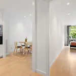 Monthly 32 Nights 1br Pools Parking