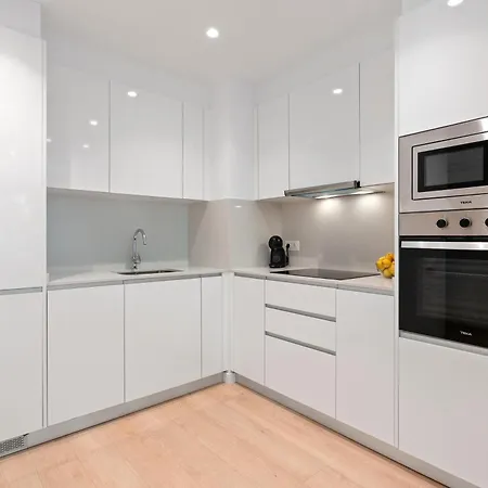 Apartment Modern Oasis 1br With Rooftop Pools & Parking