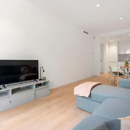 Monthly 32 Nights 1br Pools Parking Daire Barselona