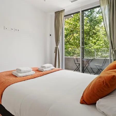 Daire Monthly 32 Nights 1br Pools Parking