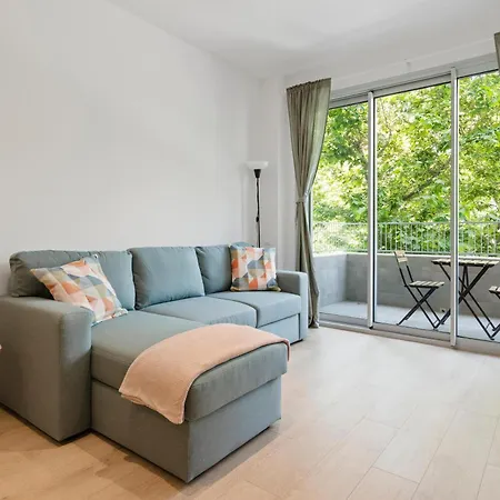 Modern Oasis 1br With Rooftop Pools & Parking Apartment