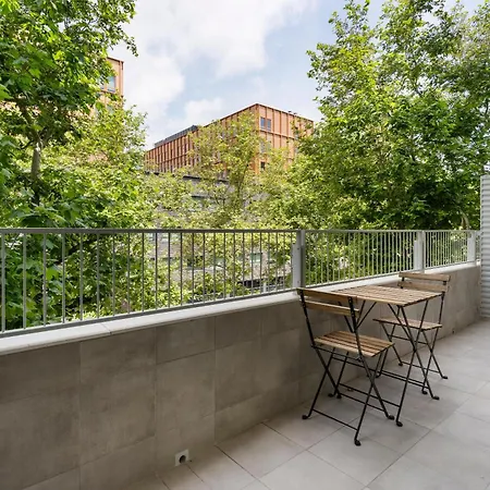 Apartment Modern Oasis 1br With Rooftop Pools & Parking Barcelona