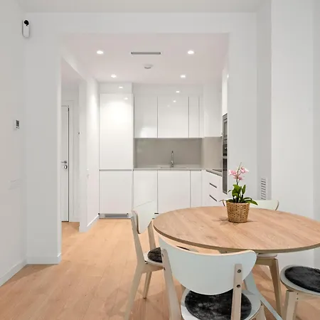 Monthly 32 Nights 1br Pools Parking