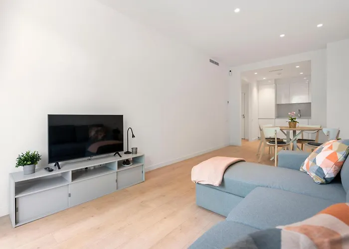 Monthly 32 Nights 1br Pools Parking Apartamento Barcelona