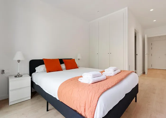 Apartamento Monthly 32 Nights 1br Pools Parking Barcelona