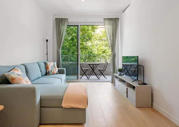 Monthly 32 Nights 1br Pools Parking *