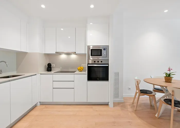 Monthly 32 Nights 1br Pools Parking Apartamento Barcelona