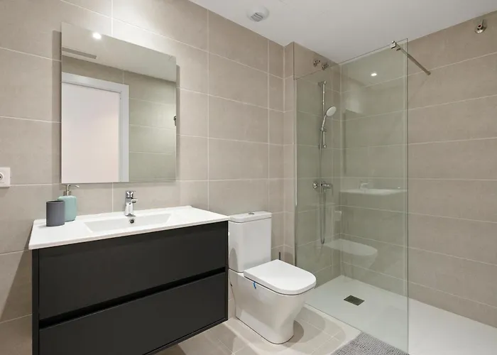 Monthly 32 Nights 1br Pools Parking Apartamento Barcelona