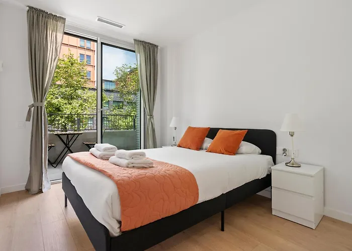 Monthly 32 Nights 1br Pools Parking * Barcelona