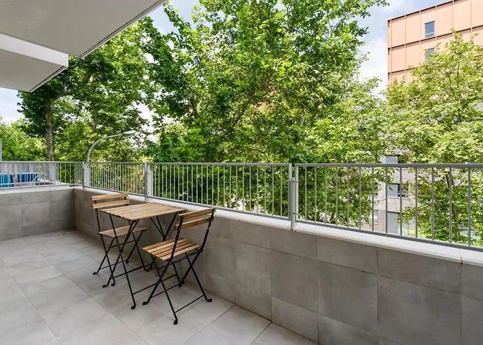 Monthly 32 Nights 1br Pools Parking